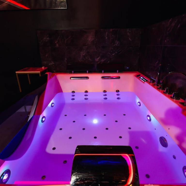 Secrets d'Aix Suite Jacuzzi & Vue Casino - Appartamento con 1 Camera da Letto - 8