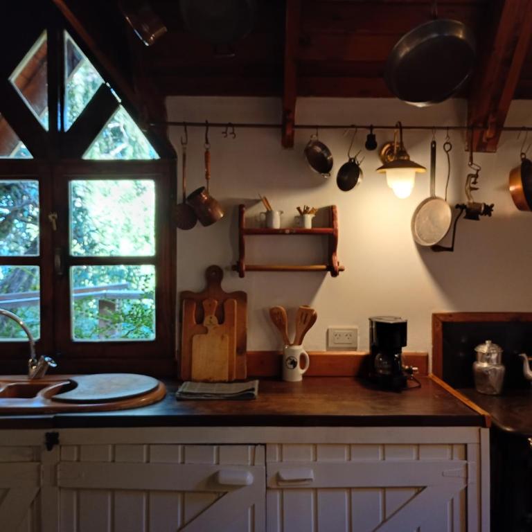Casa Patagónica con Vista al Lago y Jardín Ideal Familias en Bariloche - Casa de 3 dormitorios - 26