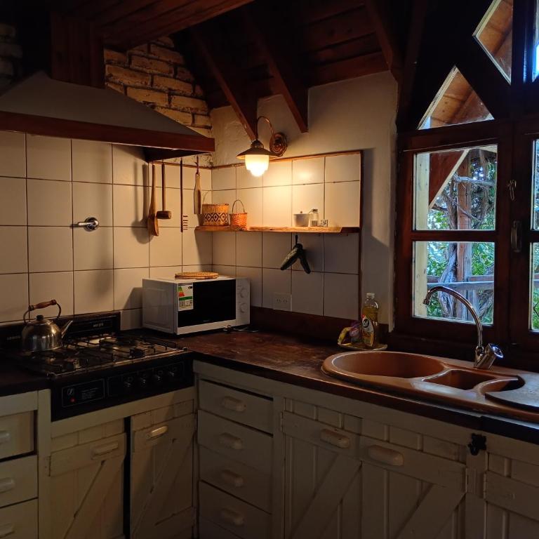 Casa Patagónica con Vista al Lago y Jardín Ideal Familias en Bariloche - Casa de 3 dormitorios - 25