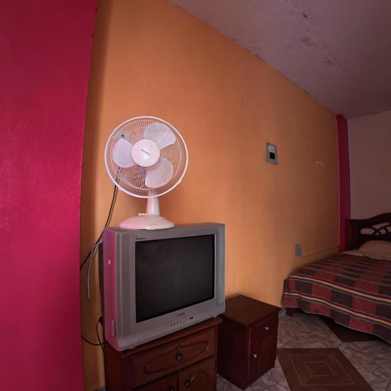 Hostal Onix Kala - Family Room - 3