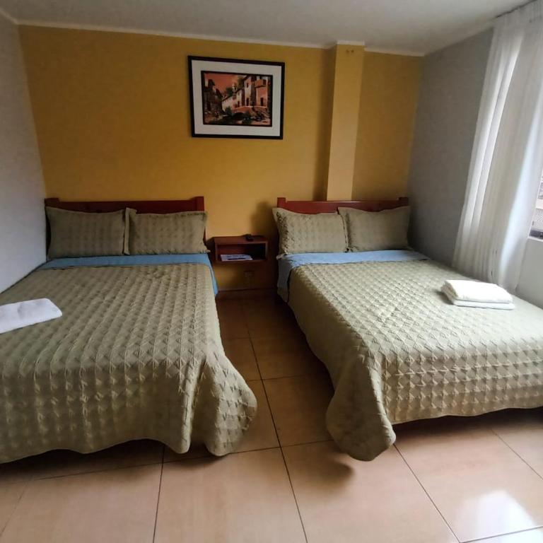Across from Lima Airport - A y J Familia - Habitación Doble - 2 camas - 6
