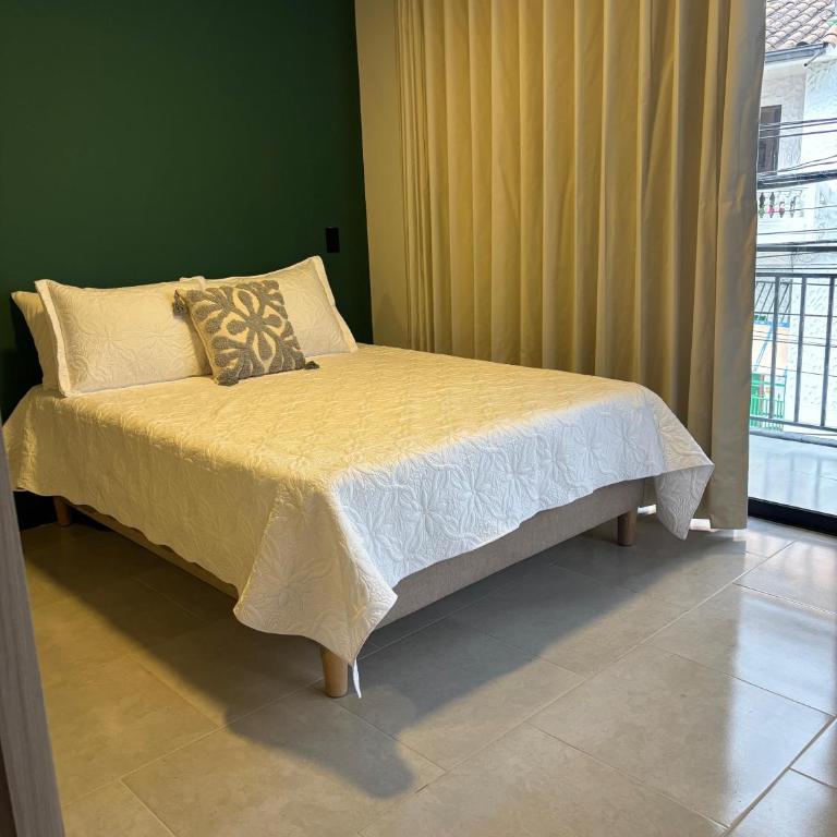 Hotel Moore 45 - Deluxe One-Bedroom Apartment - 1