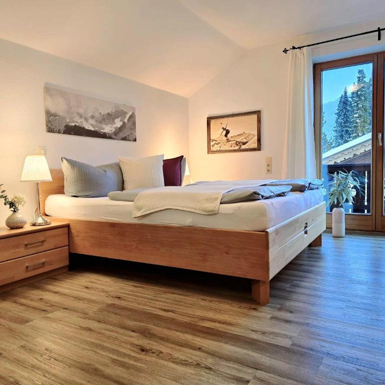 Ferienhaus Alpspitzecho - Haus mit 3 Schlafzimmern - 1