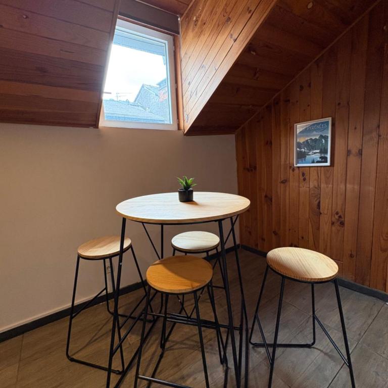 Au pied du château T3 - Two-Bedroom Apartment - 6