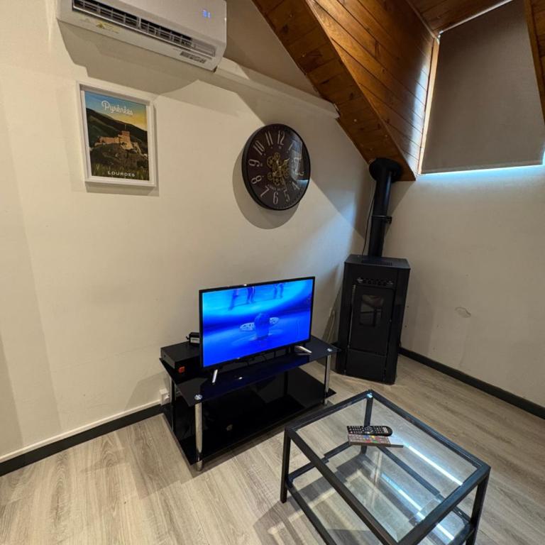 Au pied du château T3 - Two-Bedroom Apartment - 10