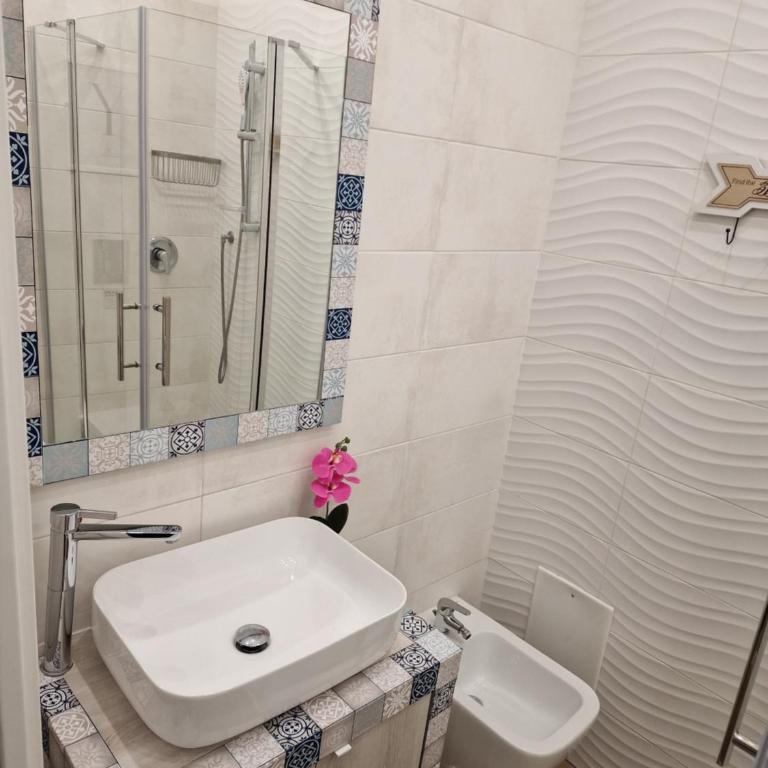 Homey - Appartamento con 2 Camere da Letto - 3