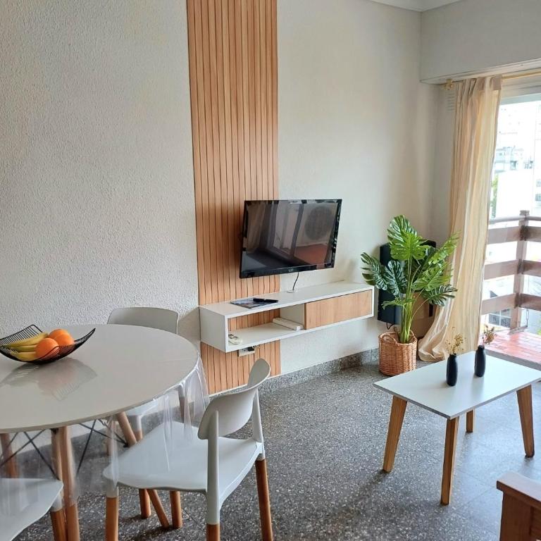 Calma Urbana - Luminoso 2 ambientes reciclado con balcón Excelente ubicacion - Apartamento de 1 dormitorio - 9