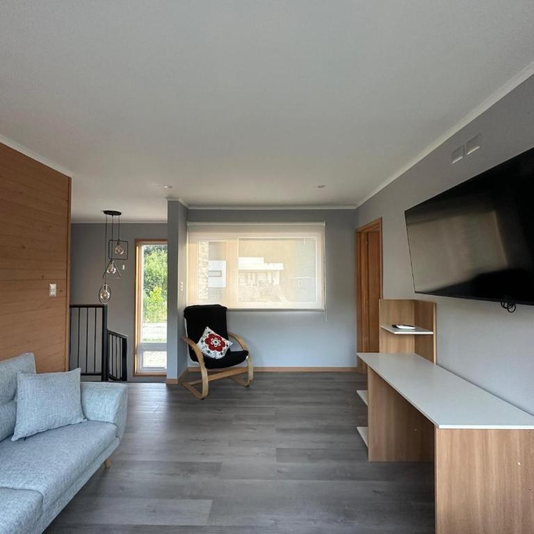 Amplia casa al borde del río Pingueral - Three-Bedroom House - 26