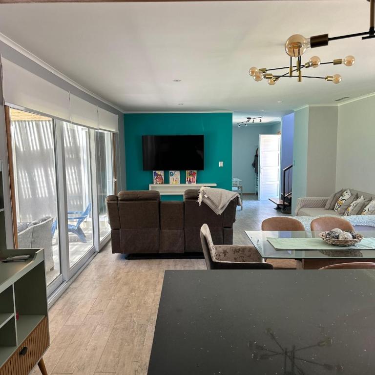 Amplia casa al borde del río Pingueral - Three-Bedroom House - 8