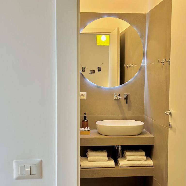 Residenza Caracciolo - Camera Tripla con Bagno Privato - 8