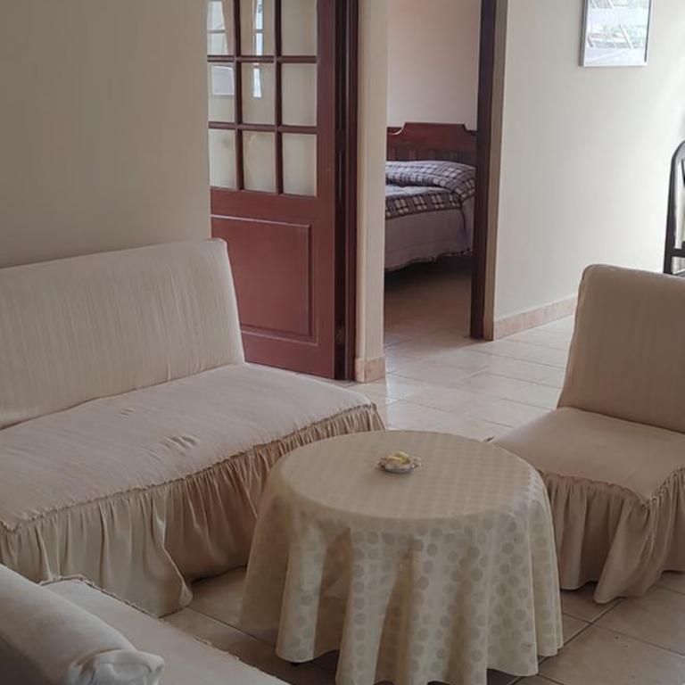 Departamento privado en casa familiar - Two-Bedroom Apartment - 2