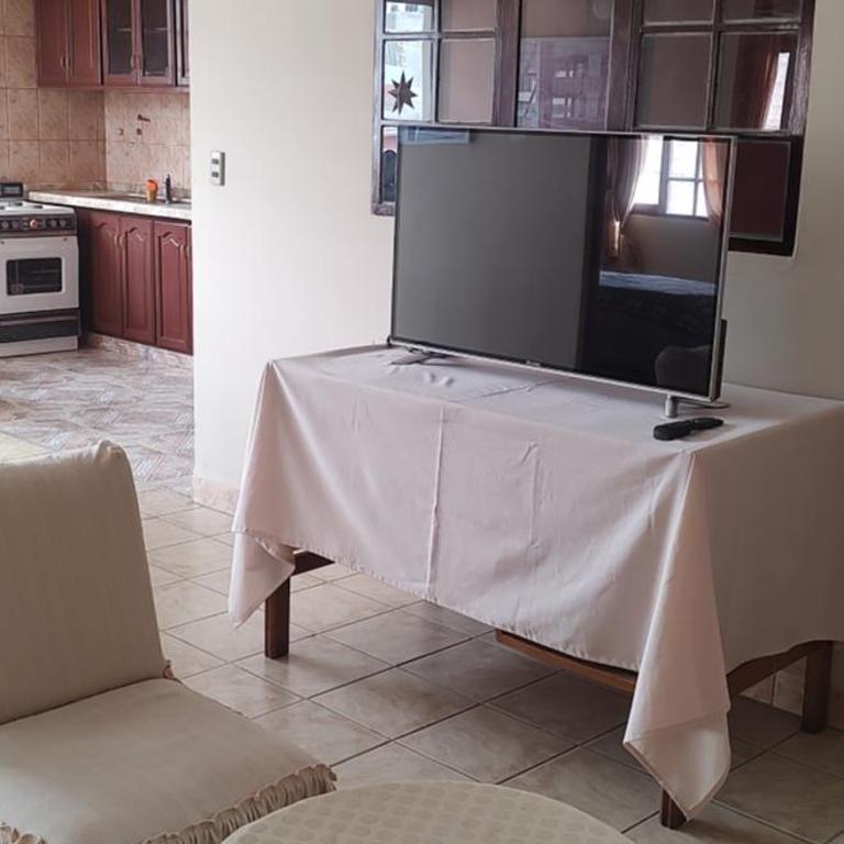 Departamento privado en casa familiar - Two-Bedroom Apartment - 3