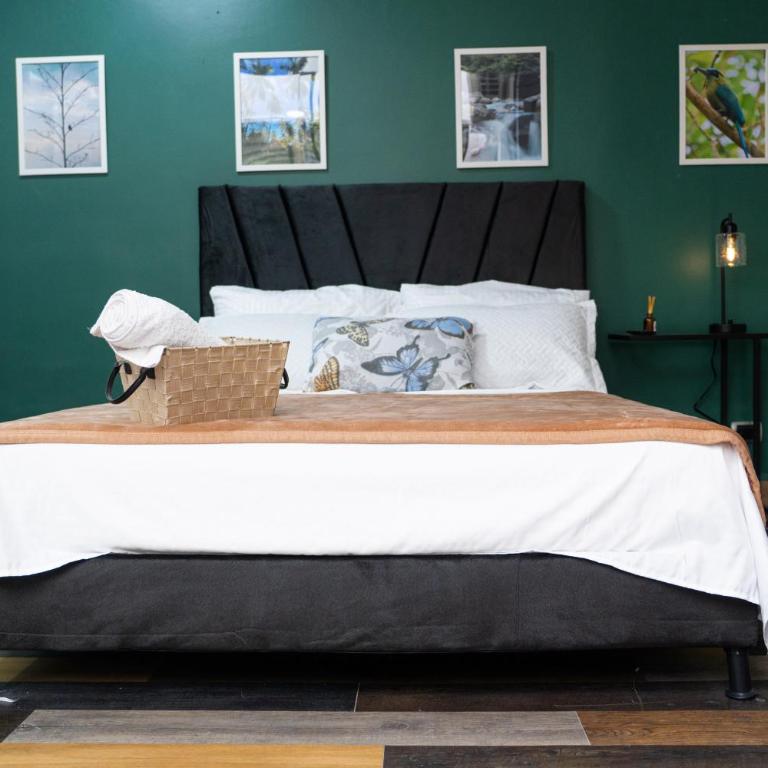 Bravas Medallo - Double Room with Private Bathroom - 8