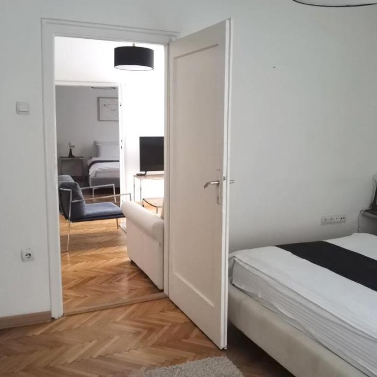 Two Bedroom Central Apartment with Parking - Two-Bedroom Apartment - 7