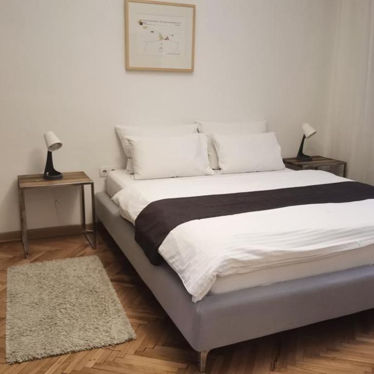 Two Bedroom Central Apartment with Parking - Two-Bedroom Apartment - 9
