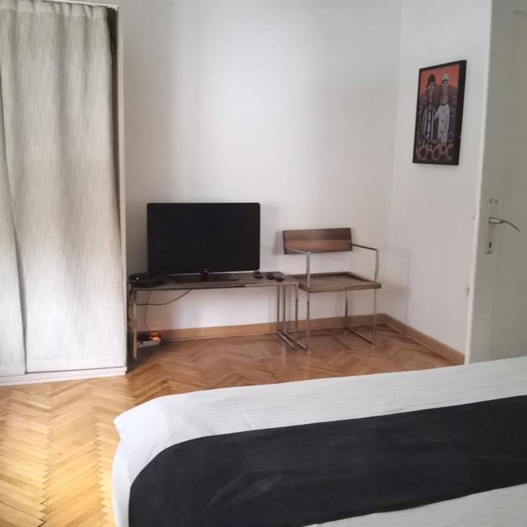 Two Bedroom Central Apartment with Parking - Two-Bedroom Apartment - 16