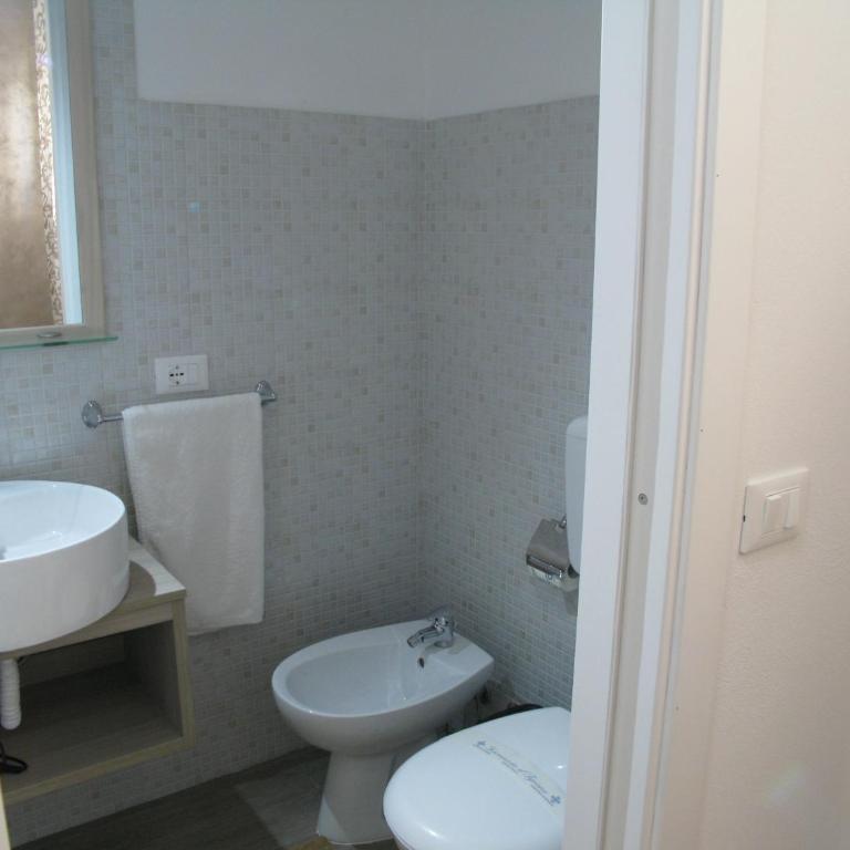 La Casa Dei Nonni - Camera Matrimoniale/Doppia con Letti Singoli con Bagno Privato - 3