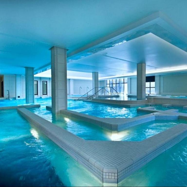 Apt au calme, 2-3 chambres, Sauna, 2 parkings, bus sur place - Appartement avec Vue et Balcon - 4