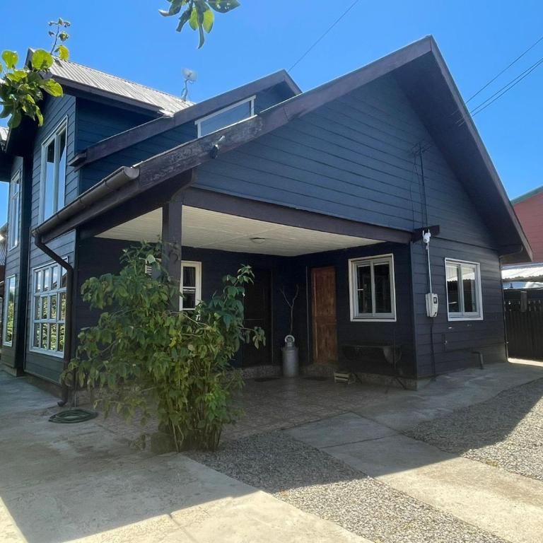 Oikos Arriendos - Four-Bedroom House - 1