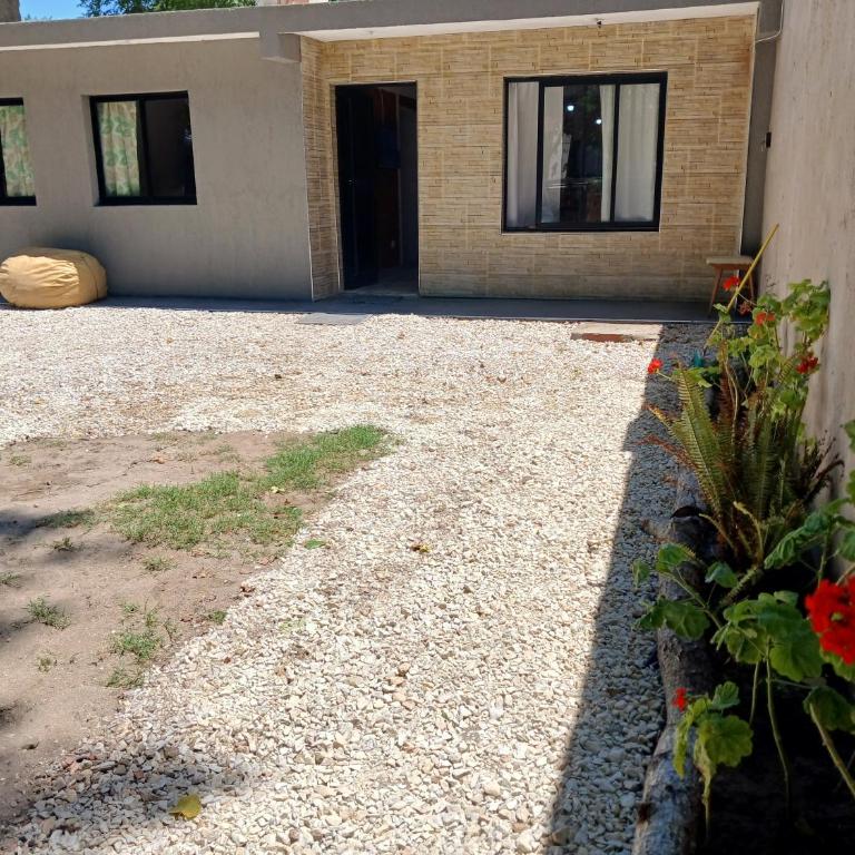 CASA CHALET con PARQUE - Three-Bedroom House - 1