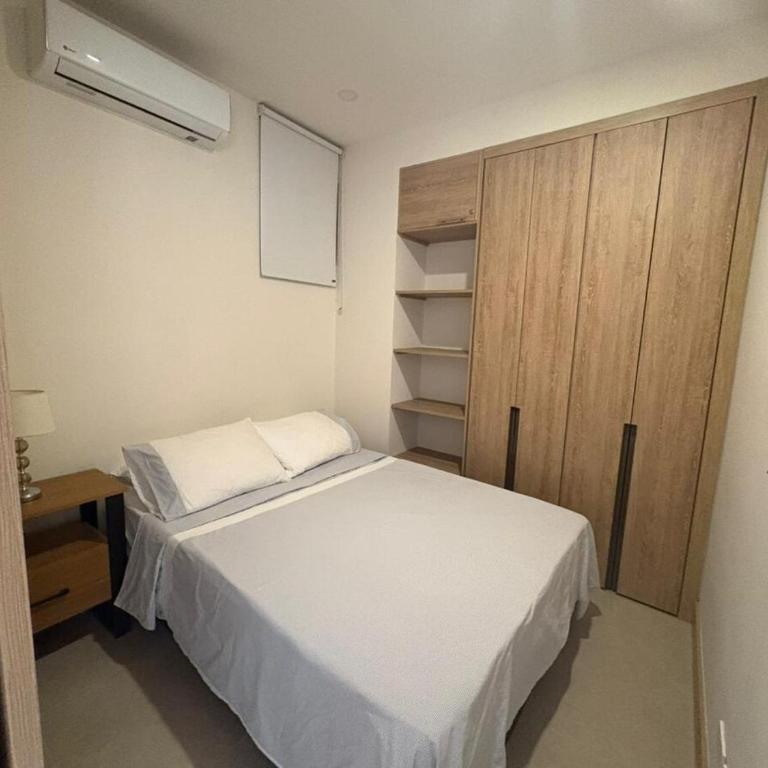 Apt 2 rooms with private beach and ideal pool - Two-Bedroom Apartment with Balcony - 27