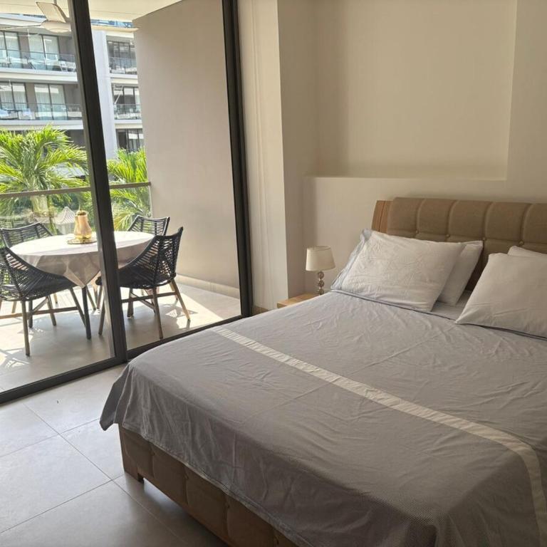 Apt 2 rooms with private beach and ideal pool - Two-Bedroom Apartment with Balcony - 21