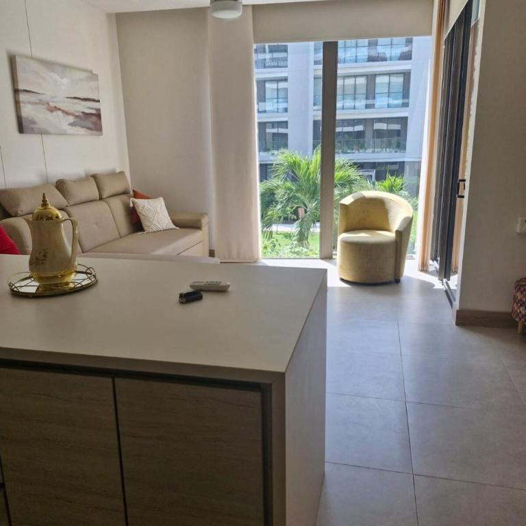 Apt 2 rooms with private beach and ideal pool - Two-Bedroom Apartment with Balcony - 6