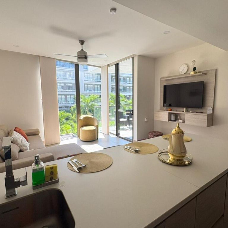 Apt 2 rooms with private beach and ideal pool - Two-Bedroom Apartment with Balcony - 11