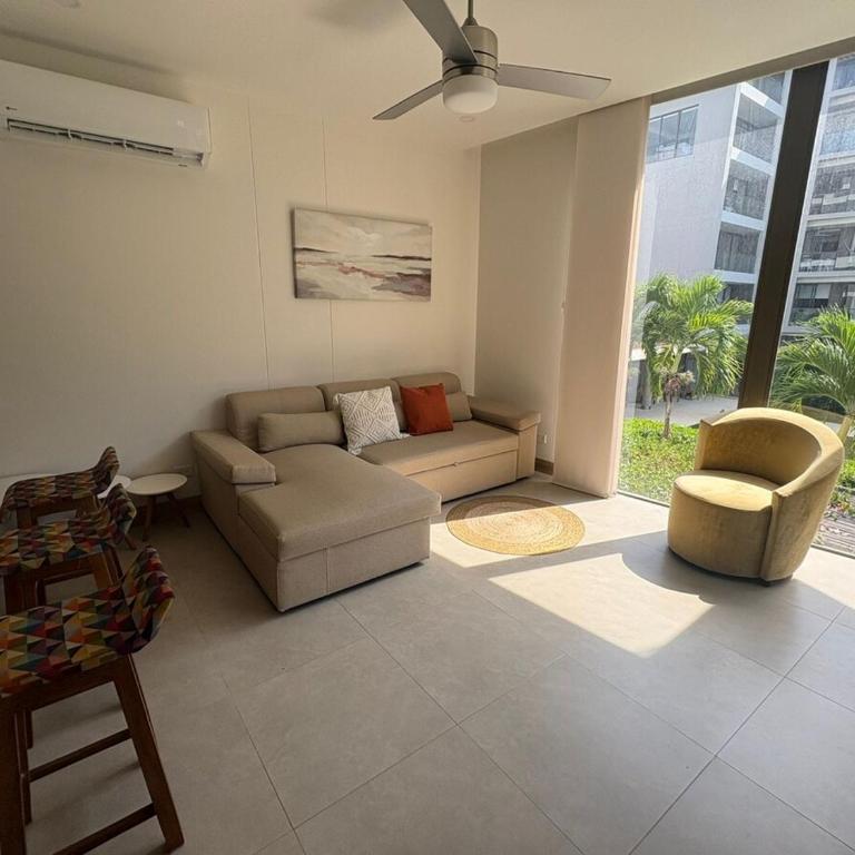 Apt 2 rooms with private beach and ideal pool - Two-Bedroom Apartment with Balcony - 4