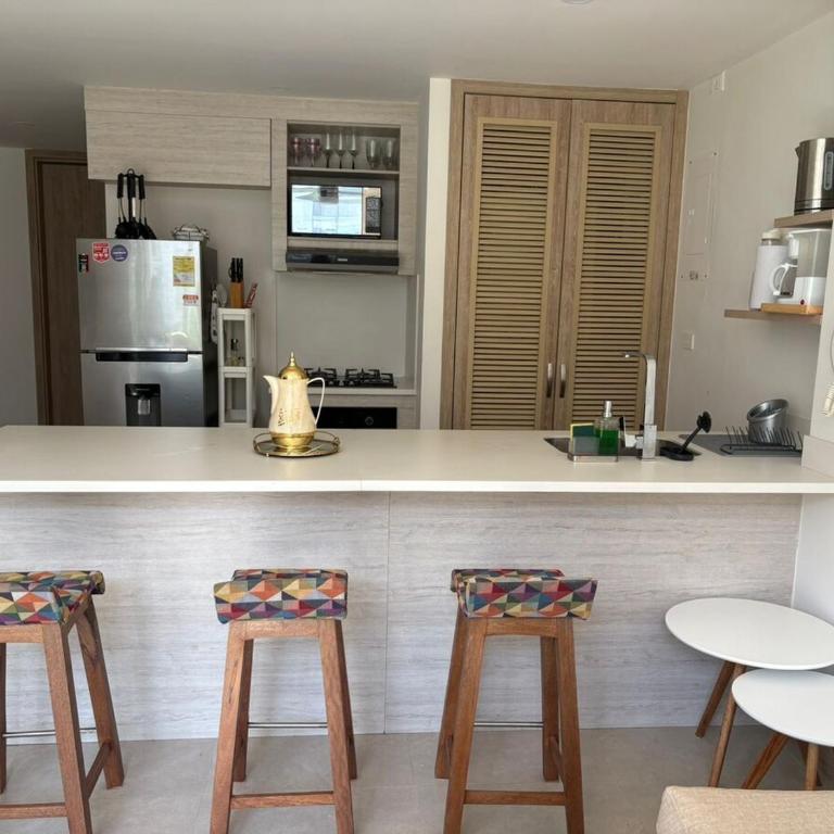 Apt 2 rooms with private beach and ideal pool - Two-Bedroom Apartment with Balcony - 13