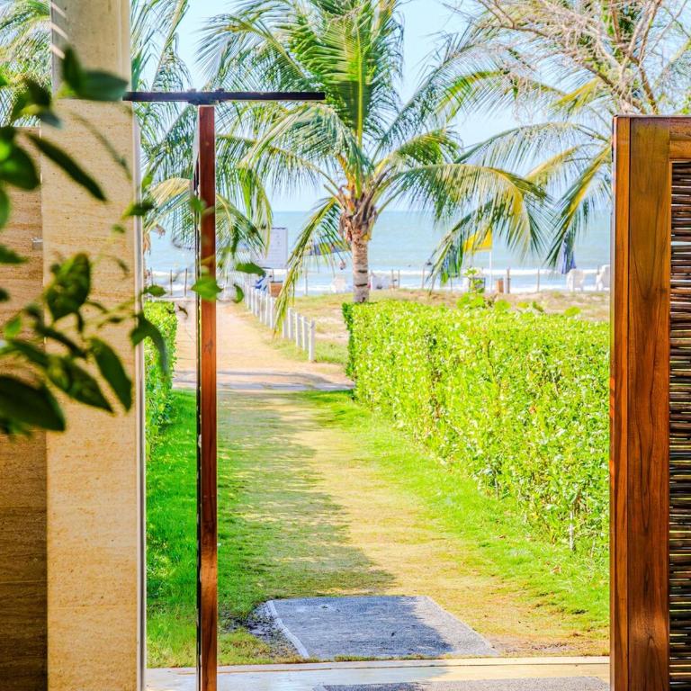 Apt 2 rooms with private beach and ideal pool - Two-Bedroom Apartment with Balcony - 48