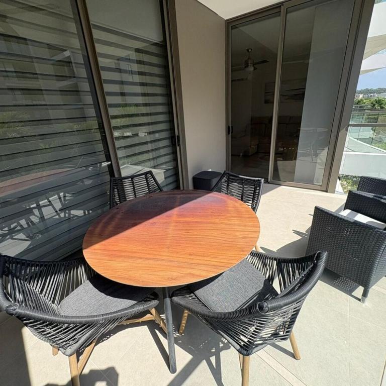 Apt 2 rooms with private beach and ideal pool - Two-Bedroom Apartment with Balcony - 71