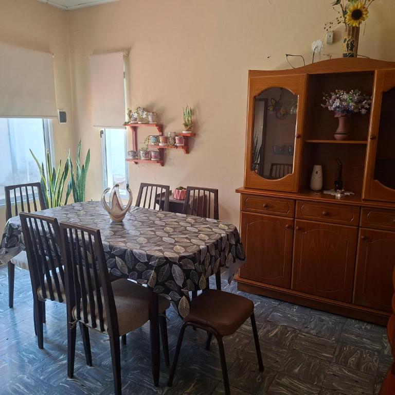 Julia's - Two-Bedroom House - 1