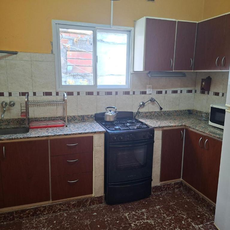 Julia's - Two-Bedroom House - 3