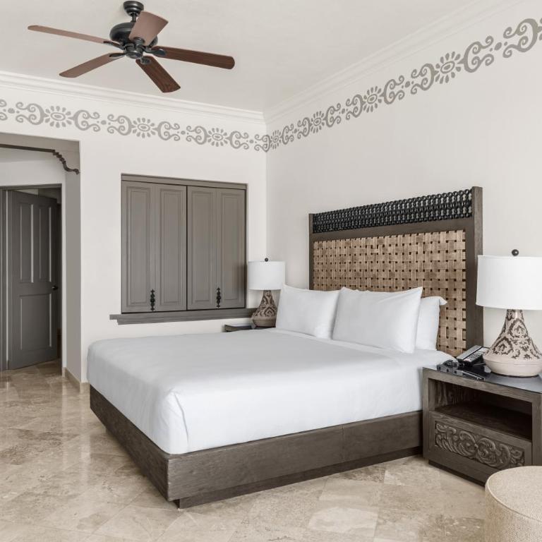 Hilton Los Cabos - Deluxe King Room with Ocean View - 8