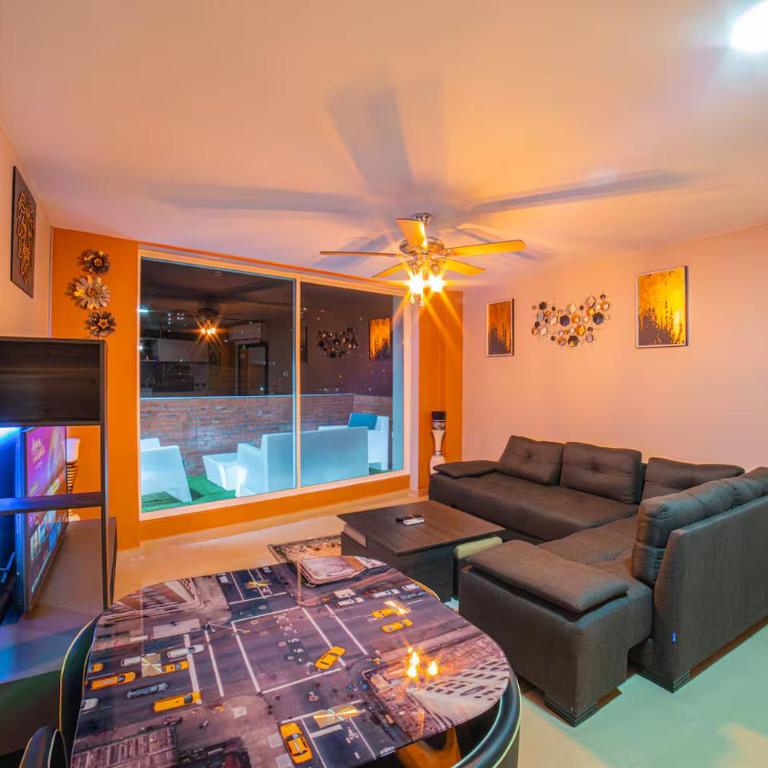 Granada Loft - Two-Bedroom Apartment - 18