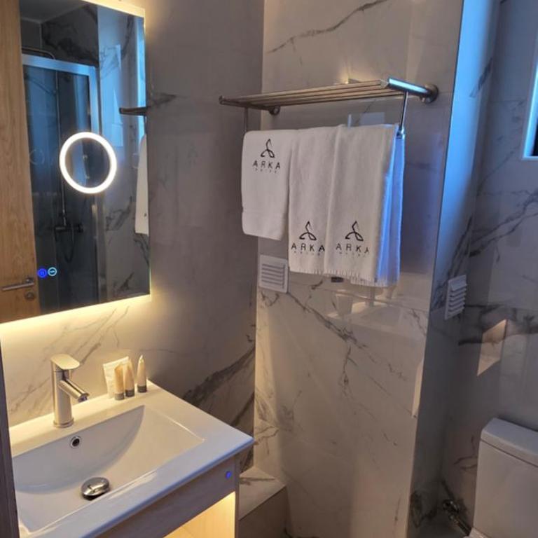 Arka Hotel - Quadruple Room with Private Bathroom - 3