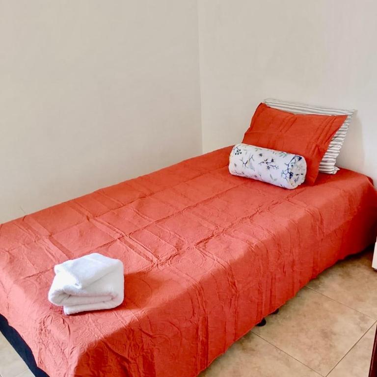 Apartamento amplio con Piscina cerca al Aeropuerto Matecaña de Pereira - Three-Bedroom Apartment - 6