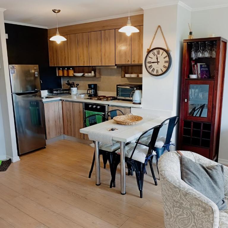 Depto premium 2D2B con parking y cerca del Lago - Two-Bedroom Apartment - 36