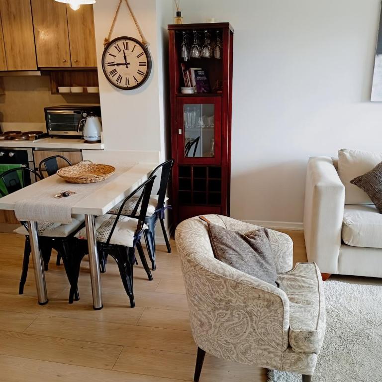 Depto premium 2D2B con parking y cerca del Lago - Two-Bedroom Apartment - 34