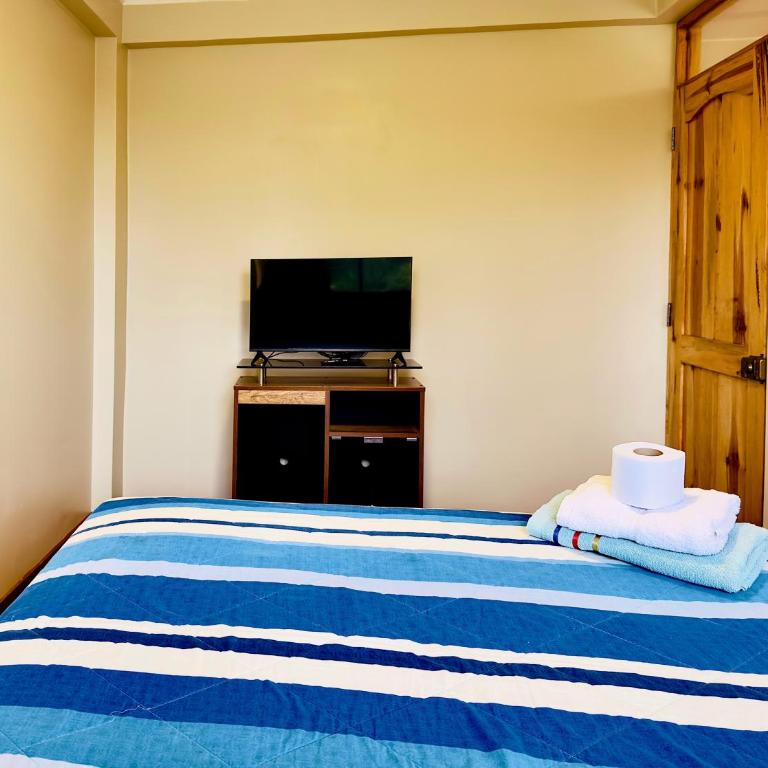 Casa Familiar TOVCA Oxapampa - Double Room with Shared Bathroom - 1