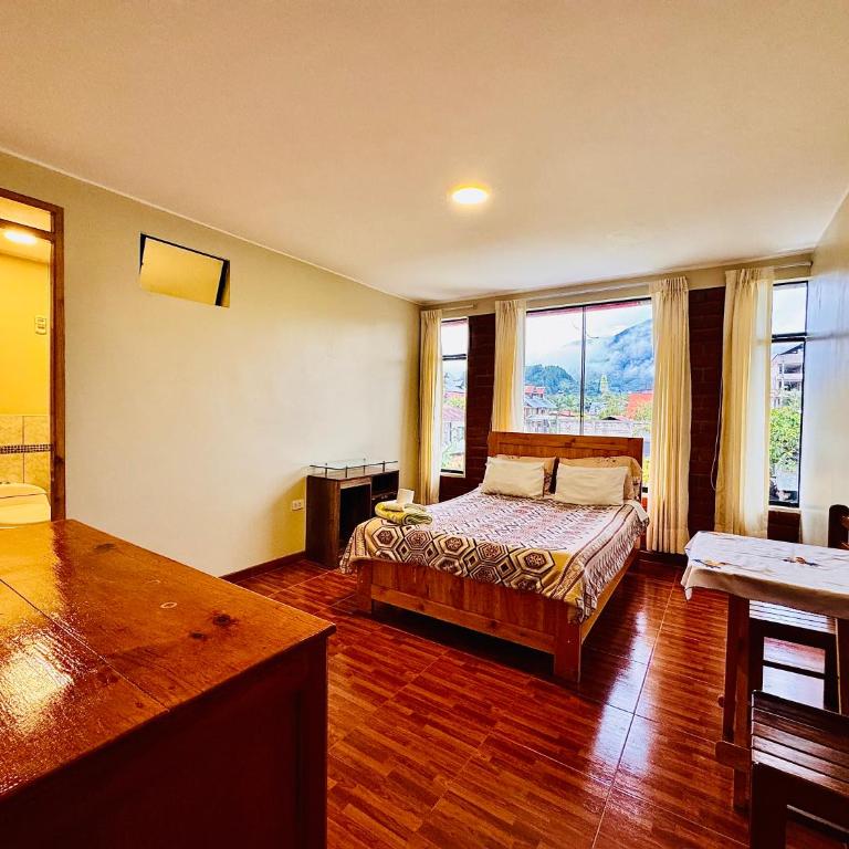 Casa Familiar TOVCA Oxapampa - Double Room with Mountain View - 5