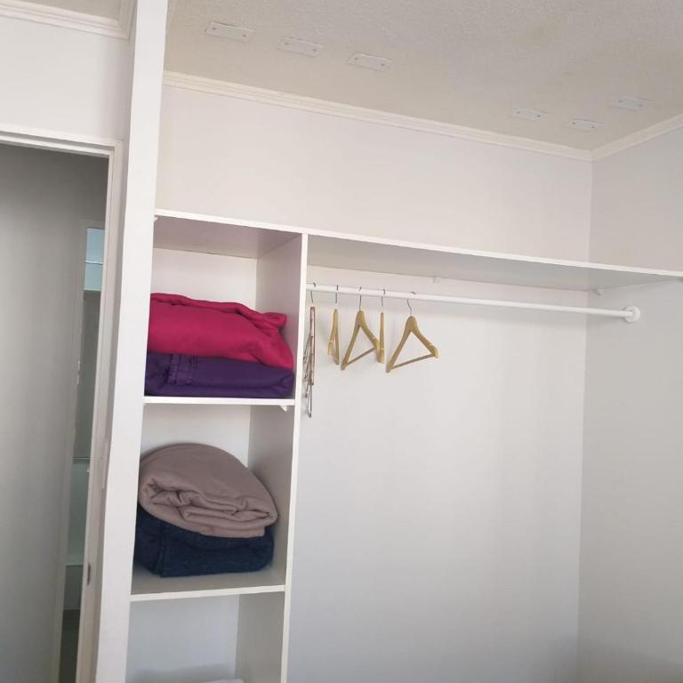 Depa Comodo y Equipado En el Milagro - Three-Bedroom Apartment - 4