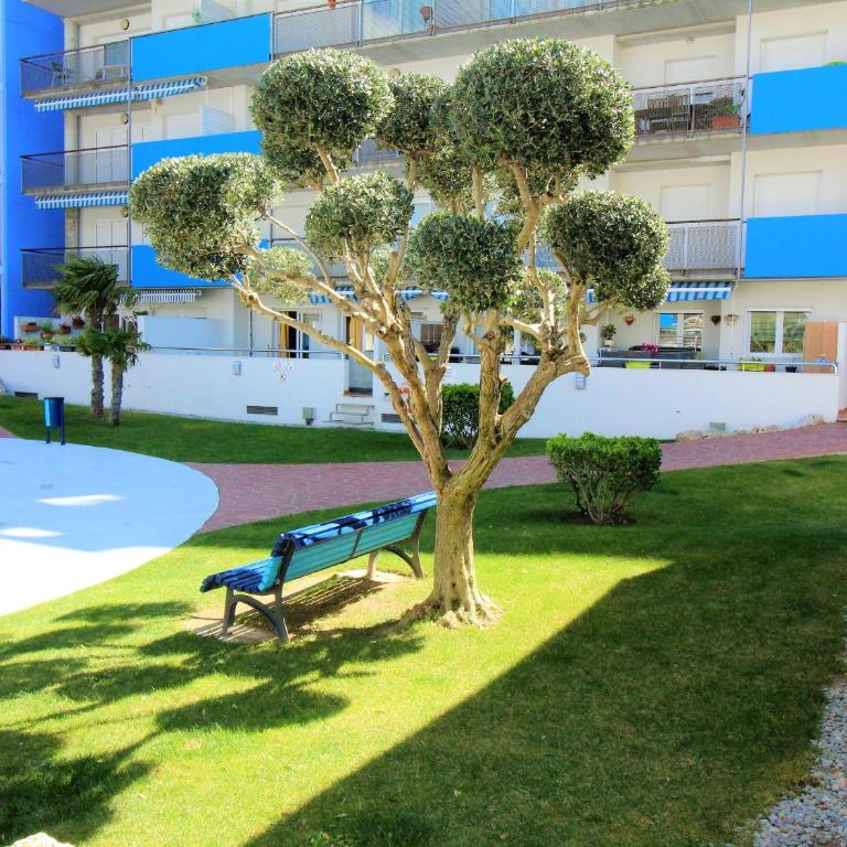 Encantador Bajo con Terraza Cerca Playa - ES-258-183 - Apartamento - 1
