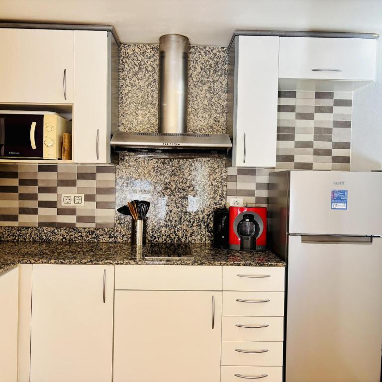 Encantador Bajo con Terraza Cerca Playa - ES-258-183 - Apartamento - 13