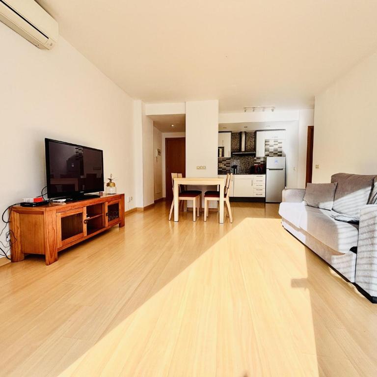 Encantador Bajo con Terraza Cerca Playa - ES-258-183 - Apartamento - 15