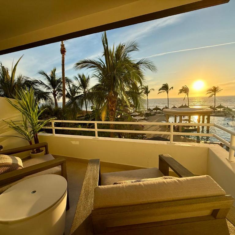 Departamento a pie de playa, vista al Mar, Cerritos, Mazatlan - Two-Bedroom Apartment - 1