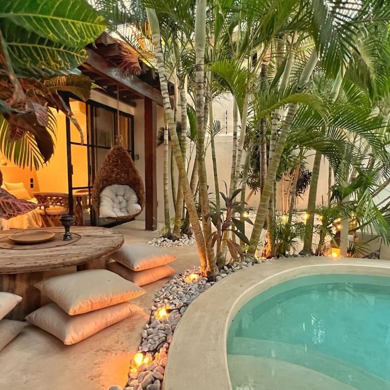 Villa Oasis Heated Private Pool Daily Housekeeping Prime location - Villa - 1