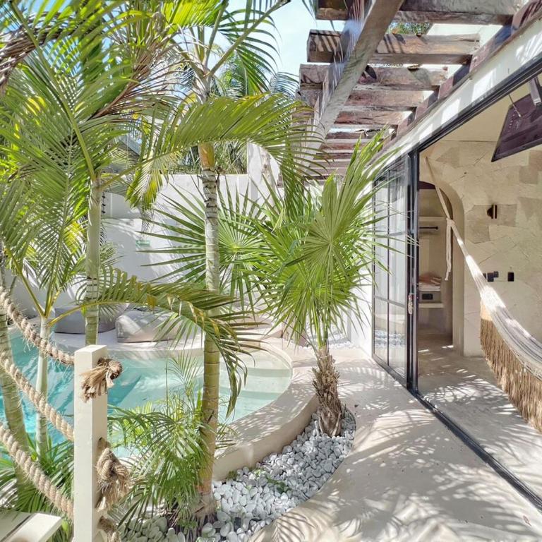 Villa Oasis Heated Private Pool Daily Housekeeping Prime location - Villa - 24
