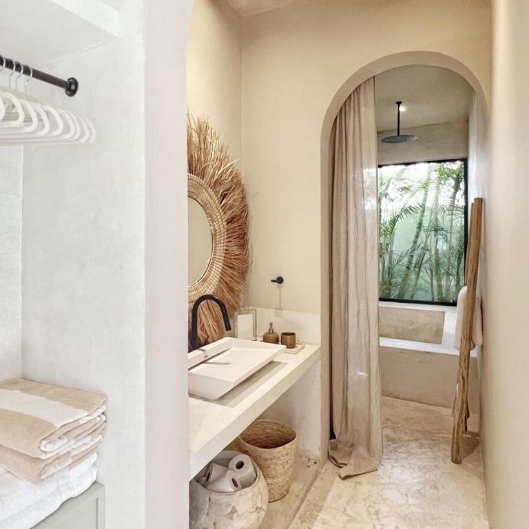 Villa Oasis Heated Private Pool Daily Housekeeping Prime location - Villa - 37